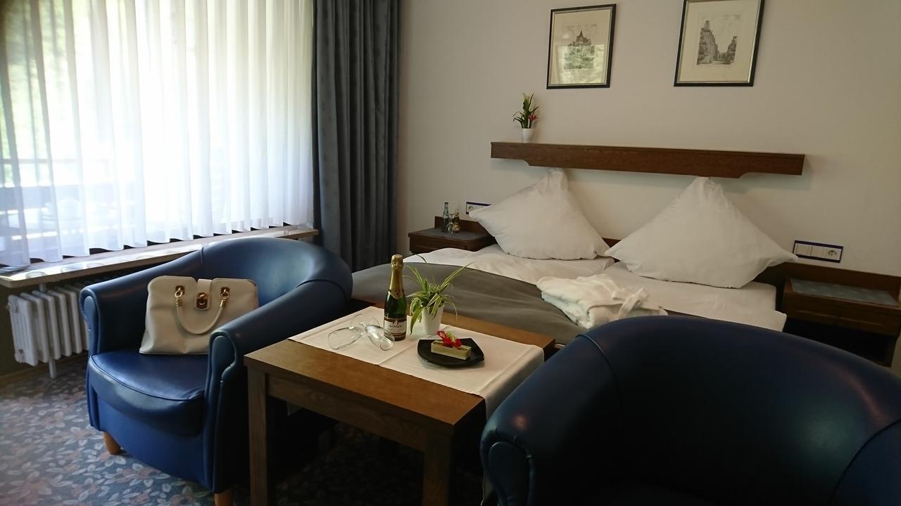 Höfen an der Enz Cafe Blaich - Hotel Garni מראה חיצוני תמונה